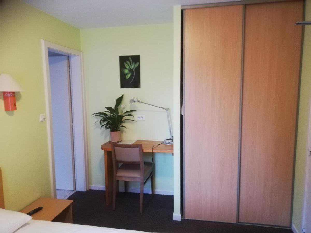 Hotel Restaurant Le Moschenross Тан Екстериор снимка